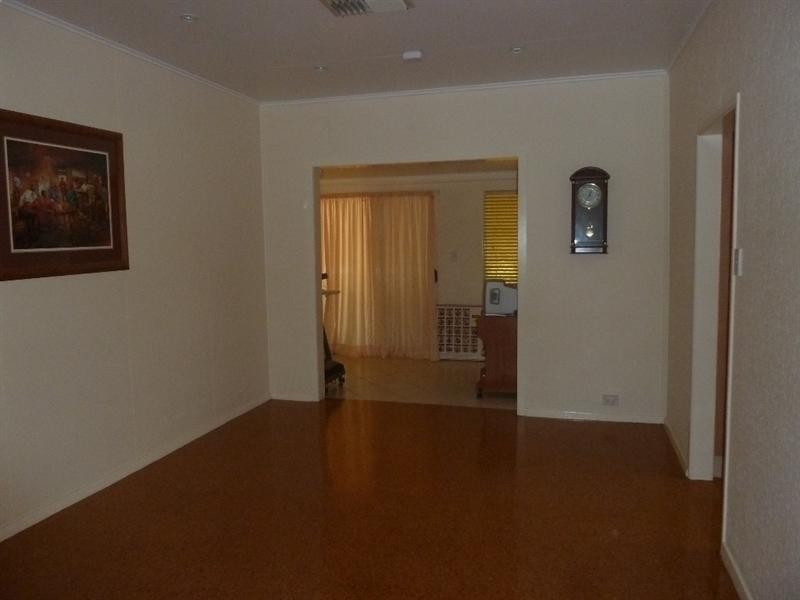 16 Swan Street, Longreach QLD 4730