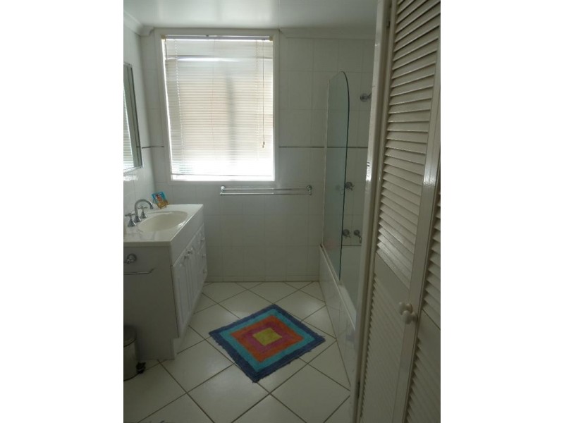 16 Swan Street, Longreach QLD 4730