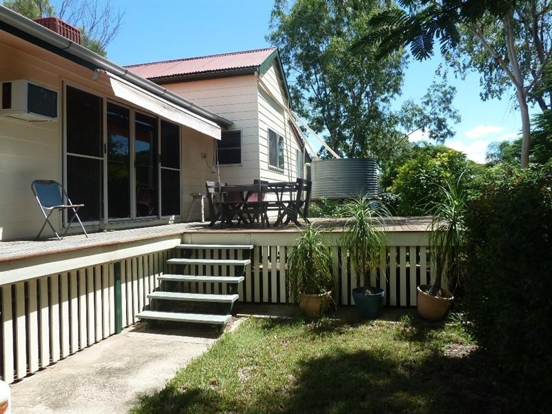 16 Swan Street, Longreach QLD 4730