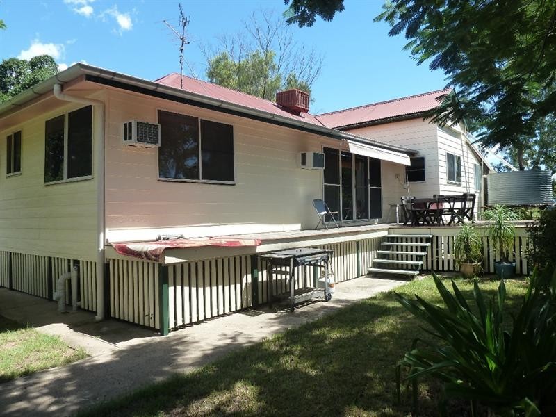 16 Swan Street, Longreach QLD 4730