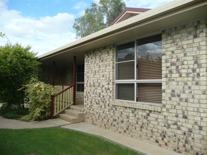 4 Jabiru, Longreach QLD 4730