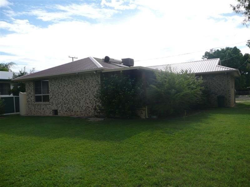 4 Jabiru, Longreach QLD 4730