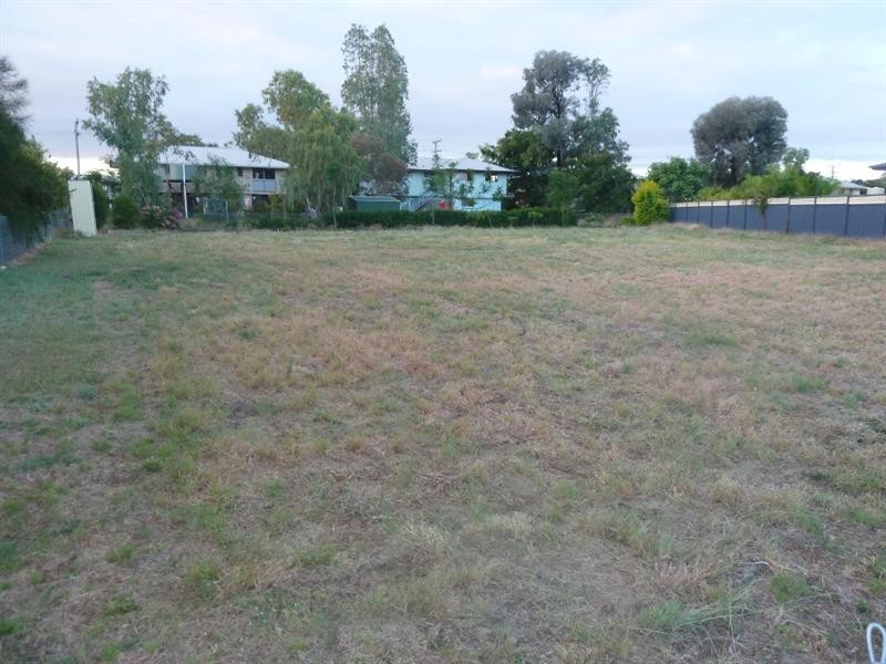 8 Honeyeater ourt, Longreach QLD 4730