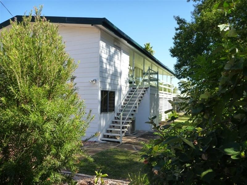 25 Crane Street, Longreach QLD 4730