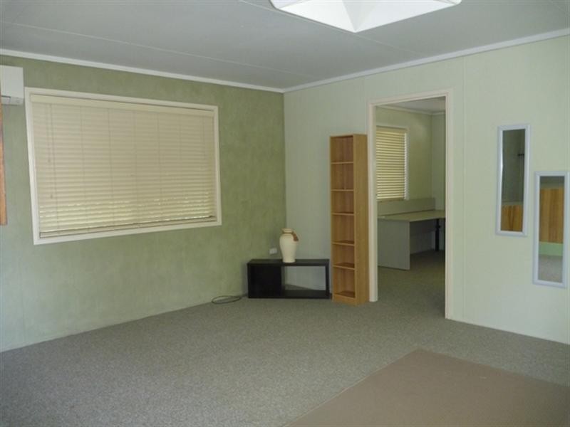 25 Crane Street, Longreach QLD 4730