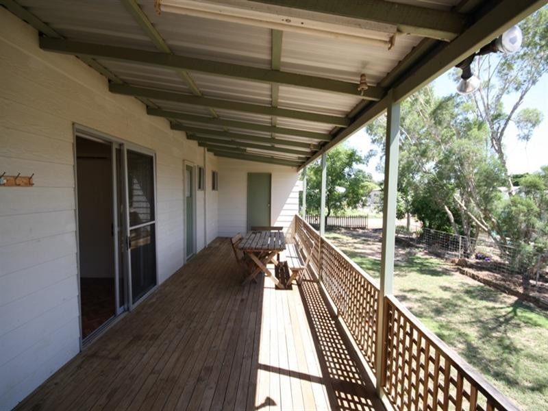 42 Plover Street, Longreach QLD 4730