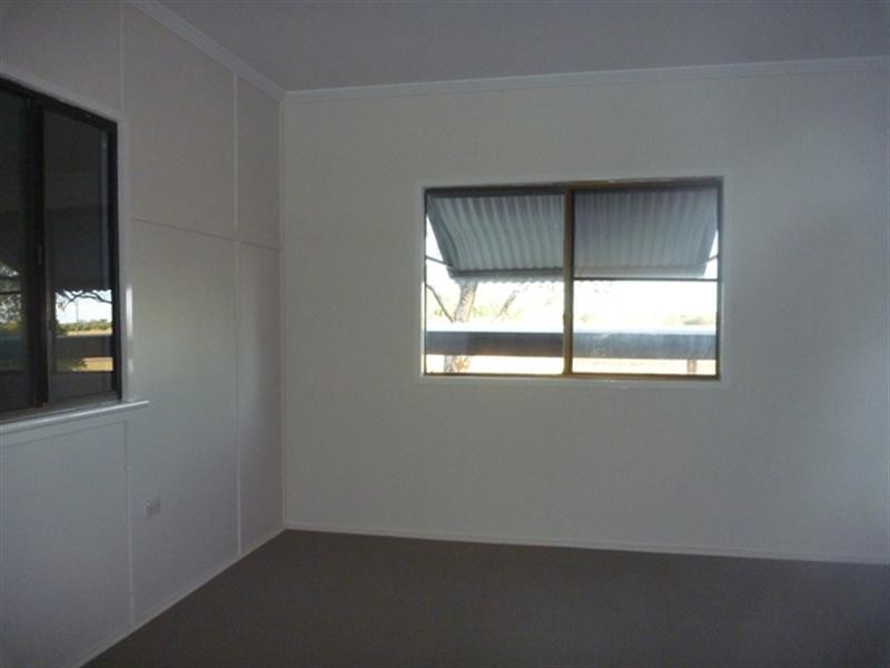 33 Lark Street, Longreach QLD 4730