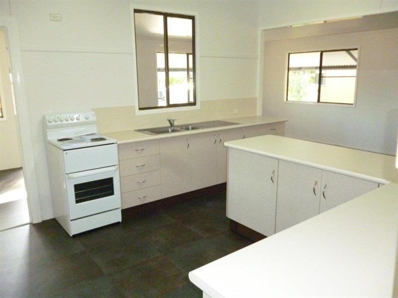 33 Lark Street, Longreach QLD 4730