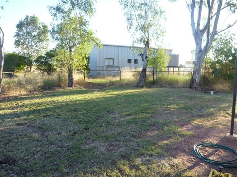 33 Lark Street, Longreach QLD 4730
