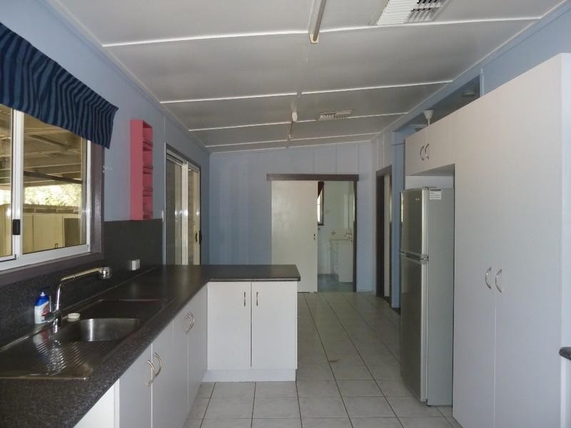 1 Yew Street, Barcaldine QLD 4725