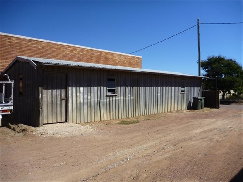 137 Eagle Street, Longreach QLD 4730