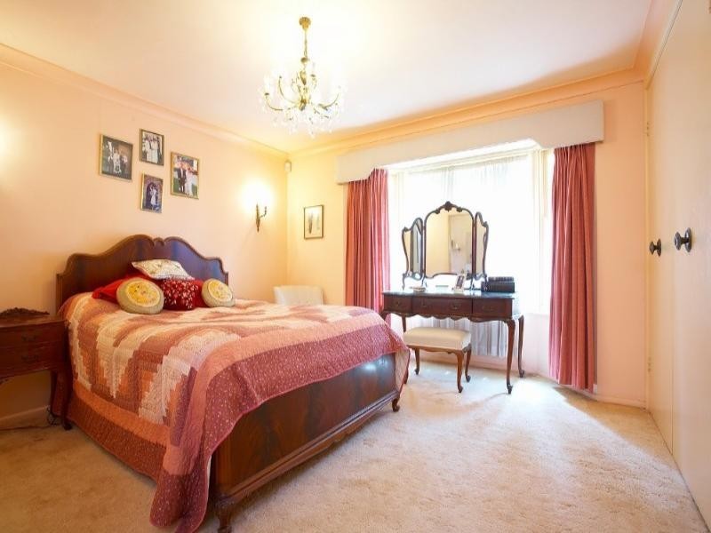 43 Roscommon Crescent, Killarney Heights NSW 2087