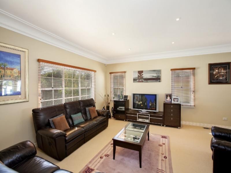 63 Warringah Road, Narraweena NSW 2099