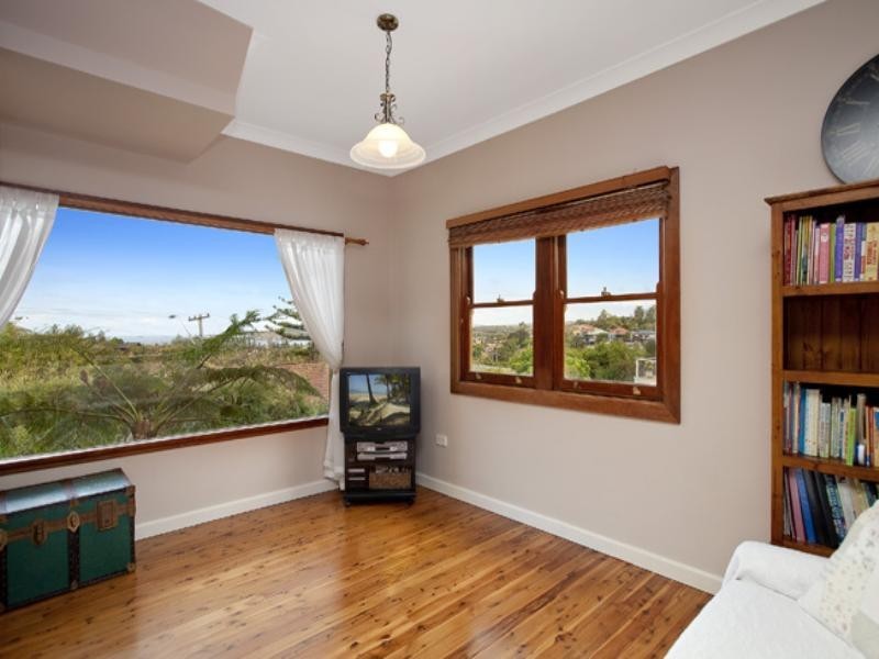 141 Barrenjoey Road, Mona Vale NSW 2103