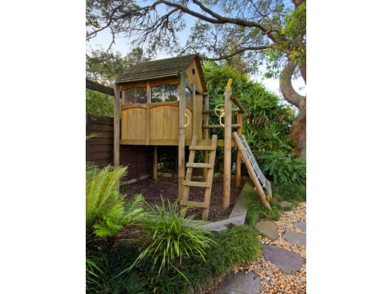 141 Barrenjoey Road, Mona Vale NSW 2103