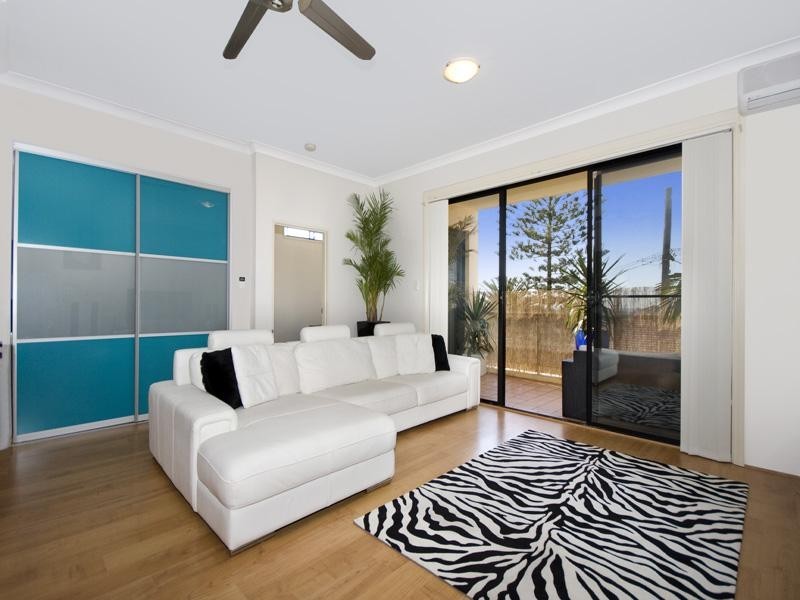 16/1-5 The Crescent, Dee Why NSW 2099