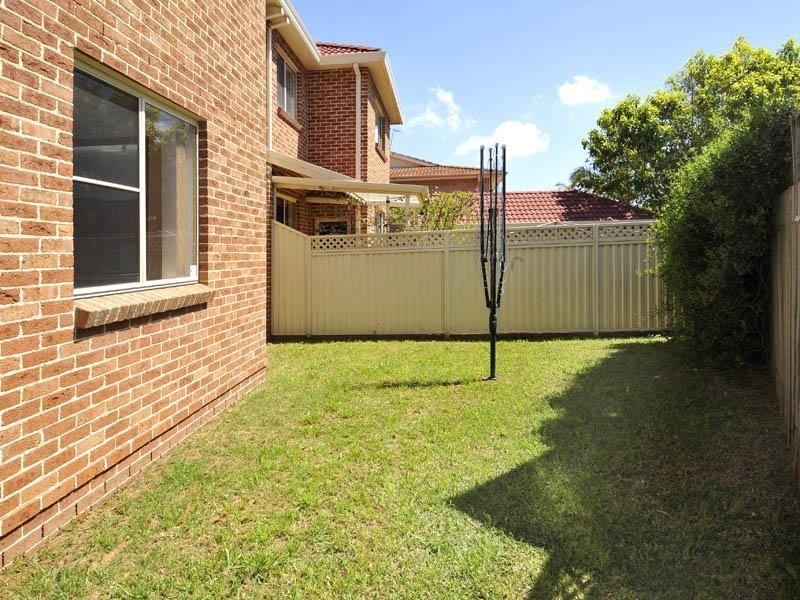 14 Nyan Street, Chifley NSW 2036