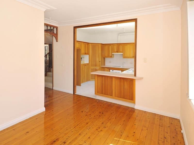 14 Nyan Street, Chifley NSW 2036