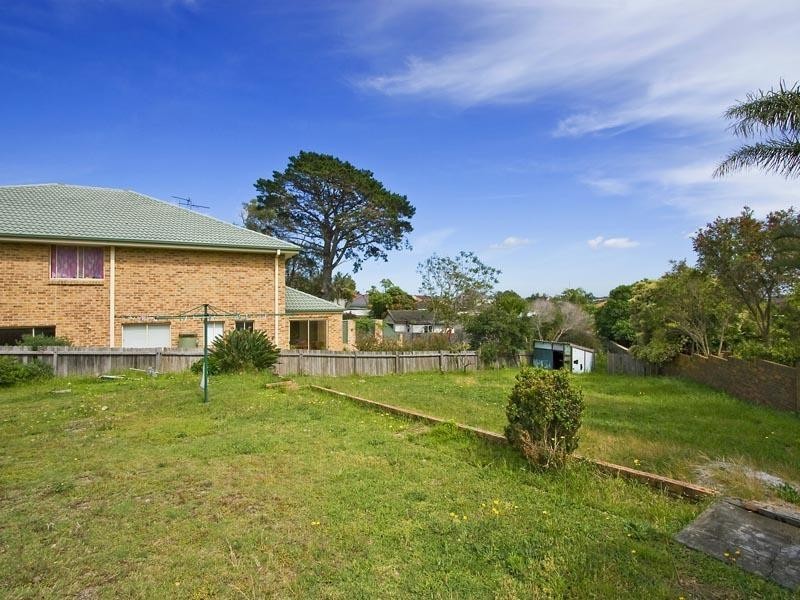 8 Mirrabooka Crescent, Chifley NSW 2036