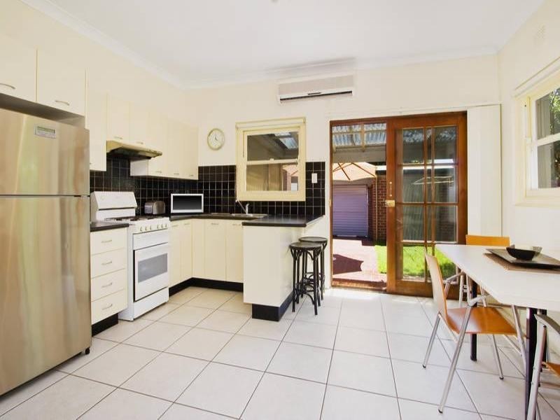 23 Robinson Street, Eastlakes NSW 2018