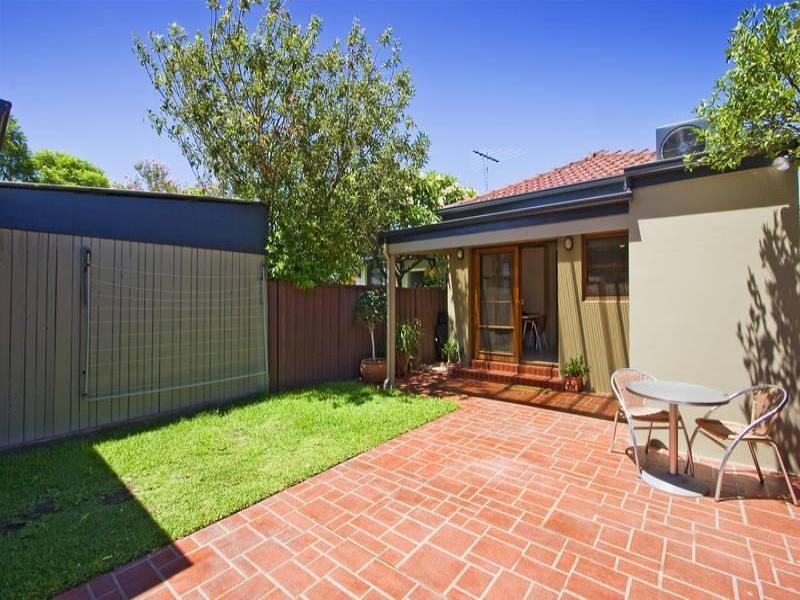 23 Robinson Street, Eastlakes NSW 2018