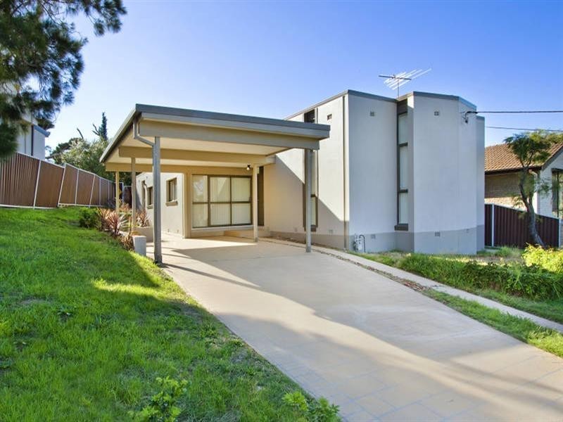 61 Lasseter Avenue, Chifley NSW 2036