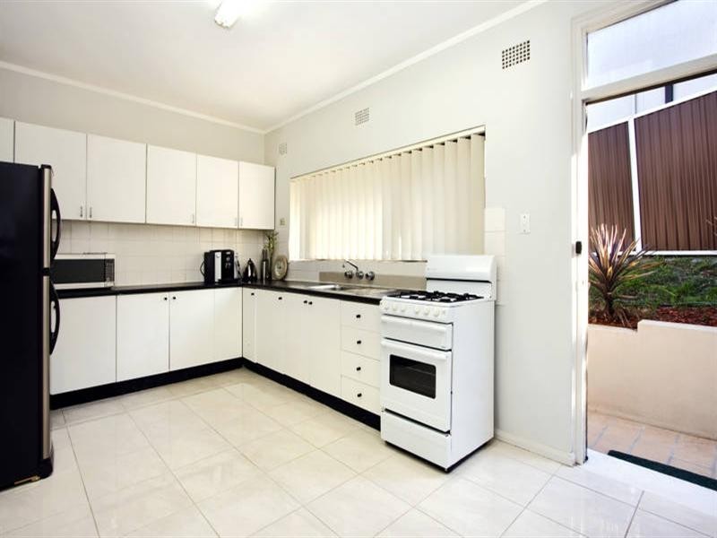 61 Lasseter Avenue, Chifley NSW 2036