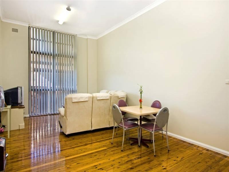 61 Lasseter Avenue, Chifley NSW 2036