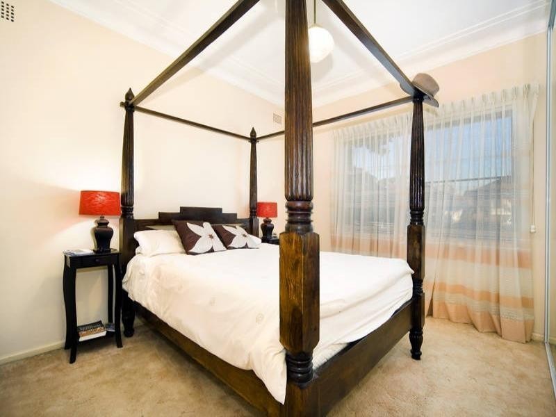 3 Henry Kendall Crescent, Mascot NSW 2020