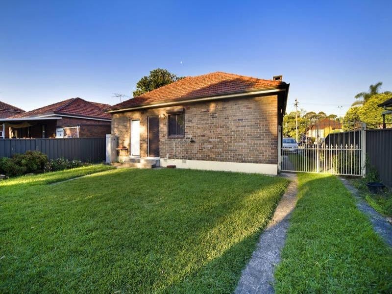 3 Henry Kendall Crescent, Mascot NSW 2020