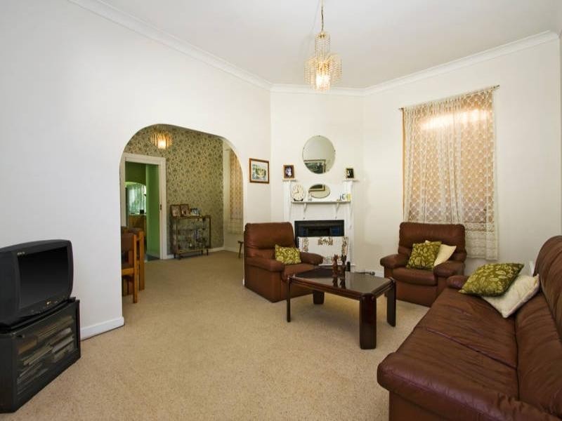 12 Hicks Avenue, Mascot NSW 2020