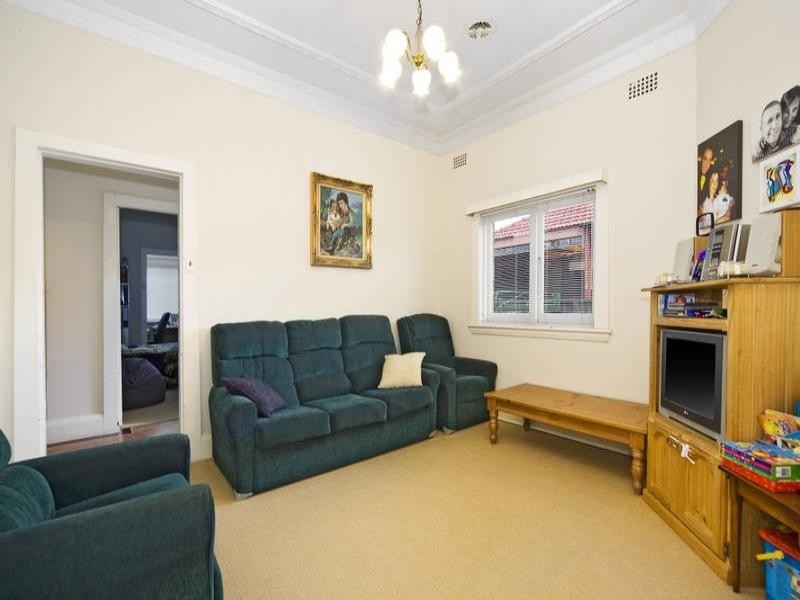 15 Macintosh Street, Mascot NSW 2020