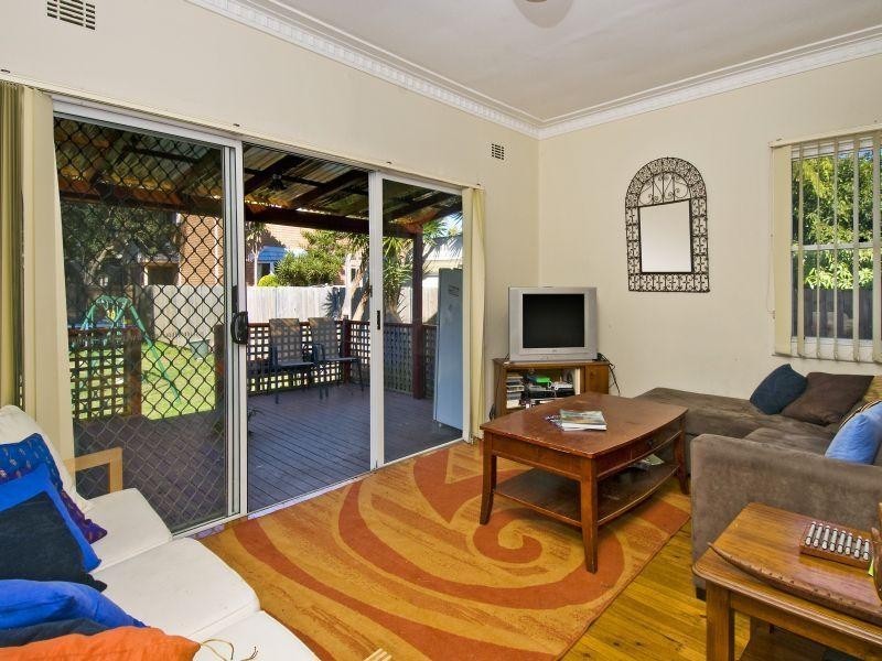 34 Macintosh Street, Mascot NSW 2020