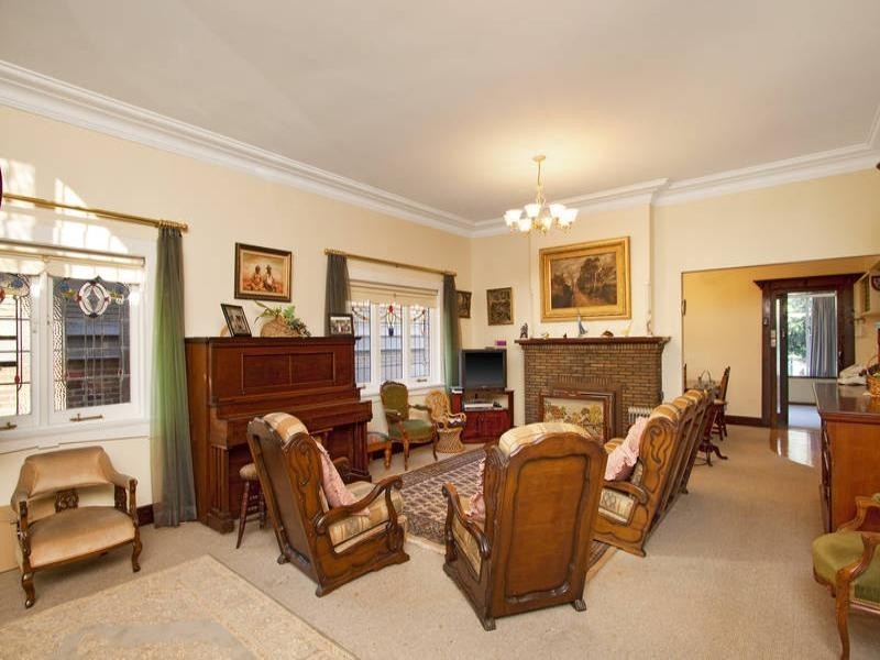 11 Day Avenue, Kensington NSW 2033