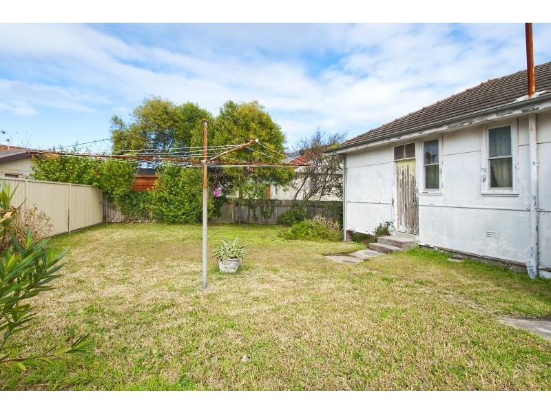 2 Nyan Street, Chifley NSW 2036
