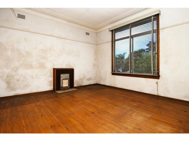 2 Nyan Street, Chifley NSW 2036