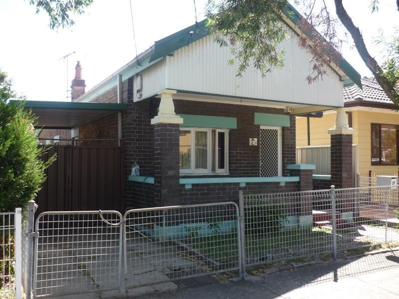 37 George Street, Eastlakes NSW 2018