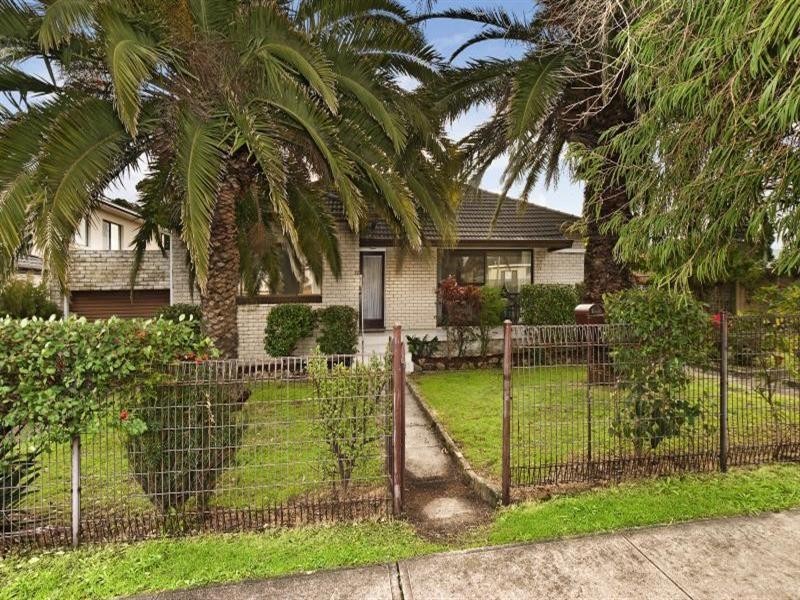 72 Macquarie Street, Chifley NSW 2036