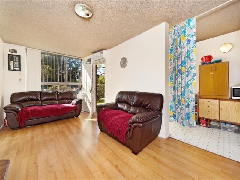 1/12 Barber Avenue, Eastlakes NSW 2018