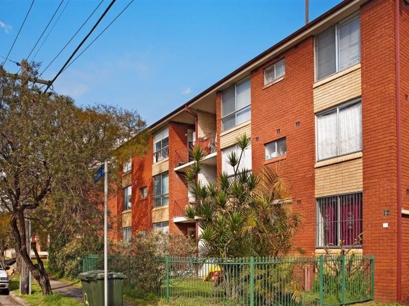 1/12 Barber Avenue, Eastlakes NSW 2018