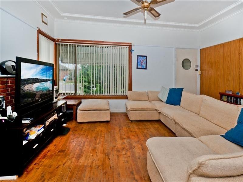 9 Wills Avenue, Chifley NSW 2036