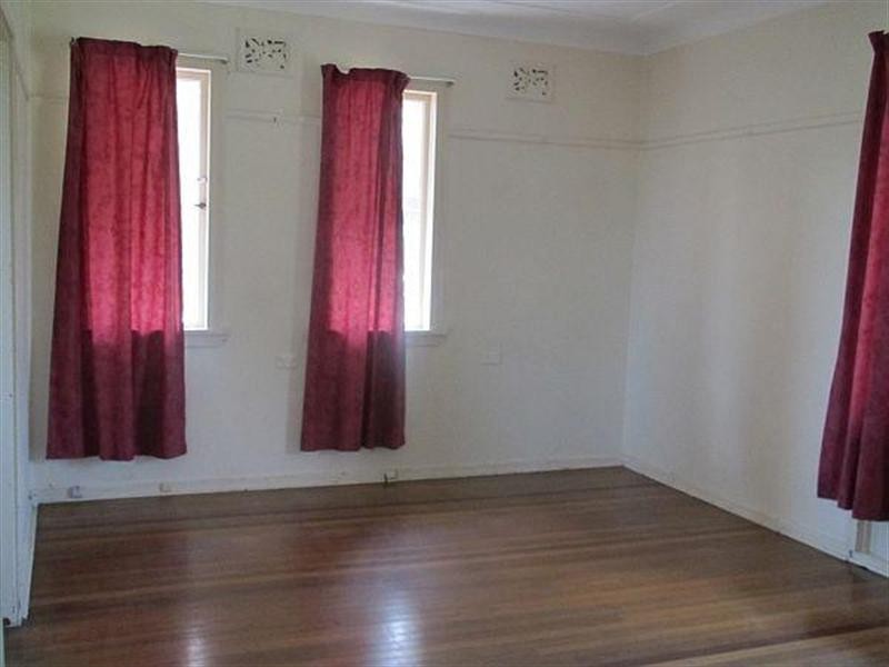 68 Lasseter Avenue, Chifley NSW 2036