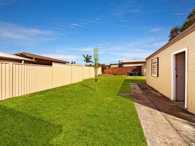 36 Eyre Street, Chifley NSW 2036