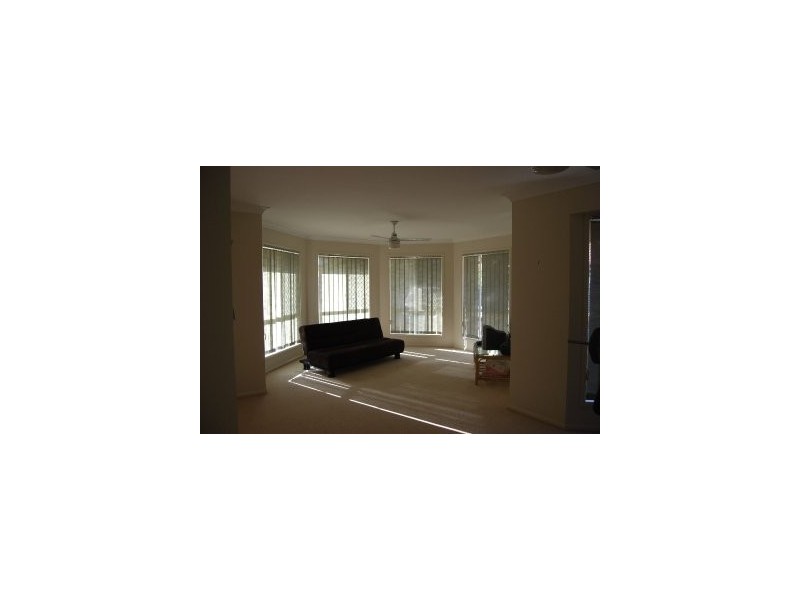 3 BANNISTER Place, Forest Lake QLD 4078