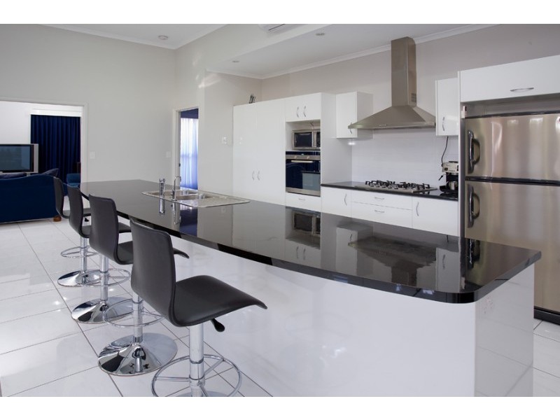 10 Waterhousia Crescent, Brookwater QLD 4300