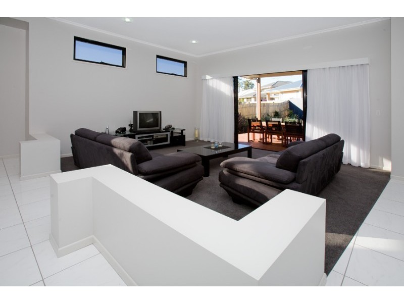 10 Waterhousia Crescent, Brookwater QLD 4300