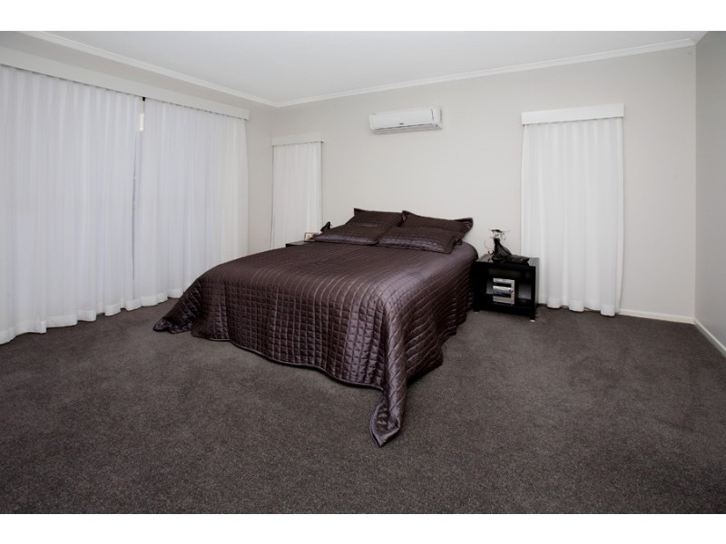 10 Waterhousia Crescent, Brookwater QLD 4300