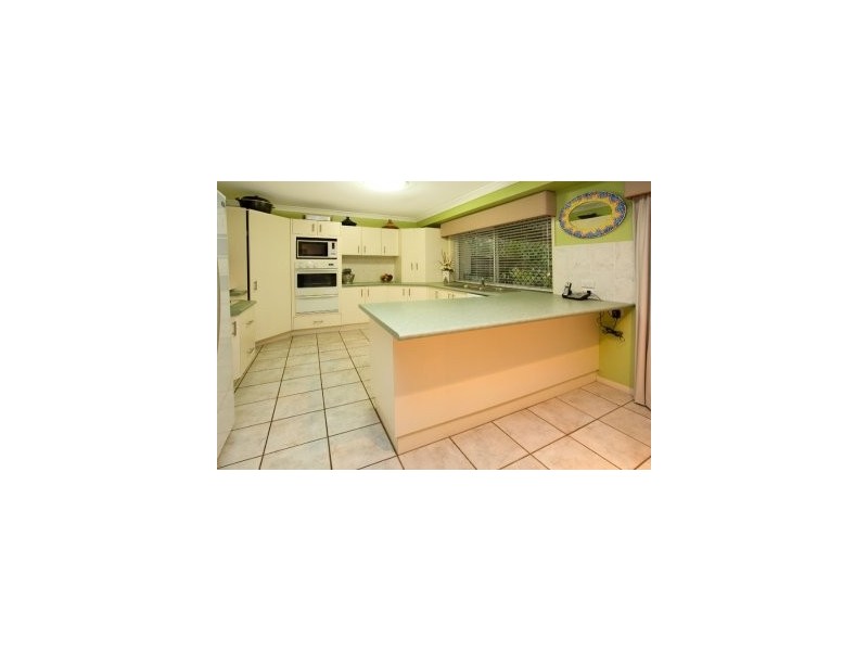 12 BAZILLE Place, Forest Lake QLD 4078