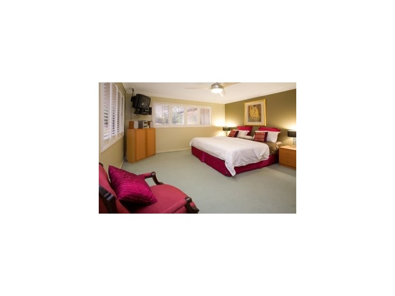 12 BAZILLE Place, Forest Lake QLD 4078