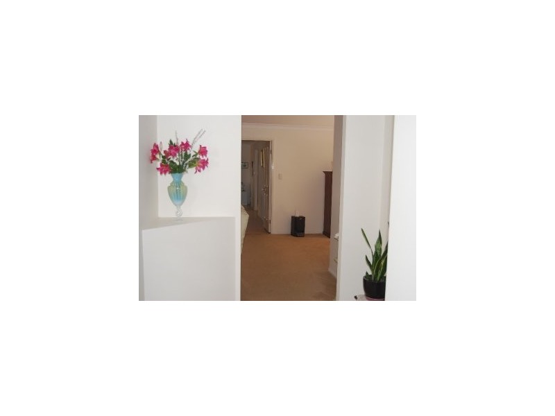 8 Robusta Place, Forest Lake QLD 4078